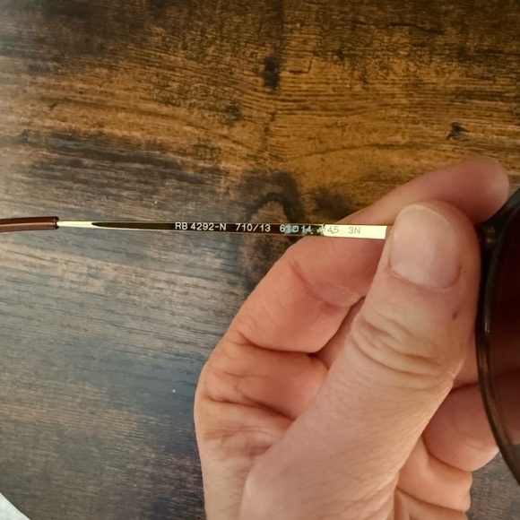 Ray-Ban sunglasses - Picture 3 of 4